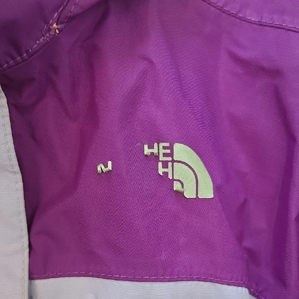 The North Face Kids Two-Tone Purple Raincoat - Picture 4 of 9